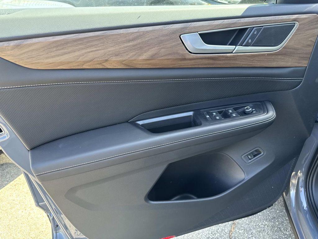 new 2026 Volkswagen Atlas car, priced at $50,643