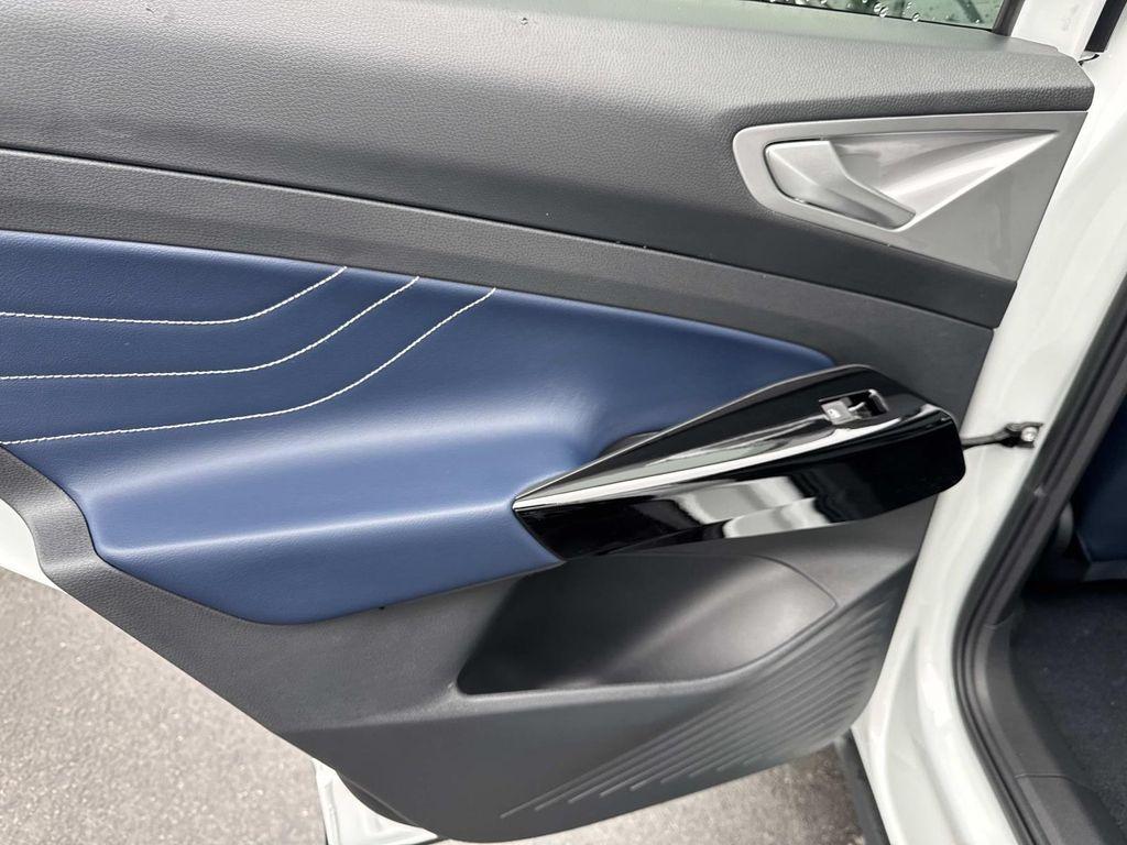 new 2025 Volkswagen ID.4 car, priced at $56,726