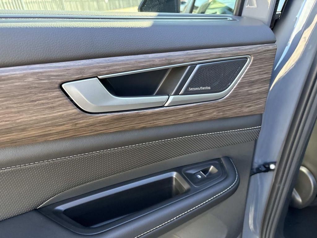 new 2026 Volkswagen Atlas car, priced at $57,767