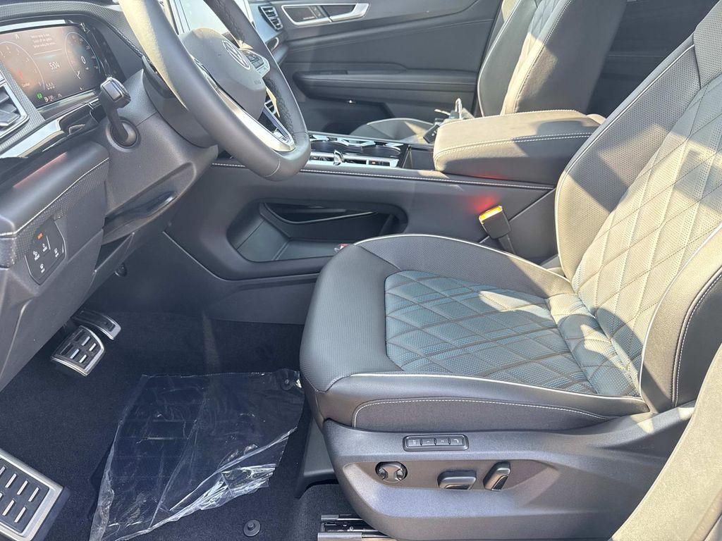 new 2025 Volkswagen Atlas Cross Sport car, priced at $53,500