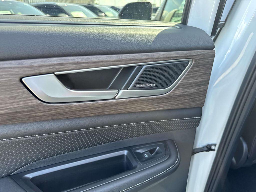 new 2026 Volkswagen Atlas car, priced at $51,195