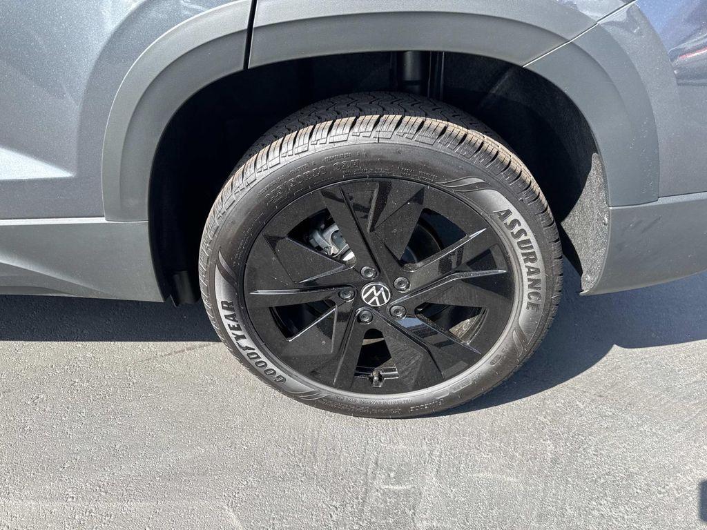 new 2026 Volkswagen Taos car, priced at $30,223
