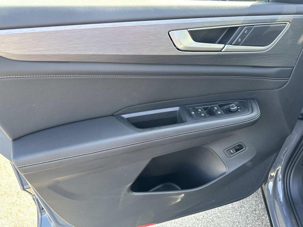 new 2026 Volkswagen Atlas Cross Sport car, priced at $49,124