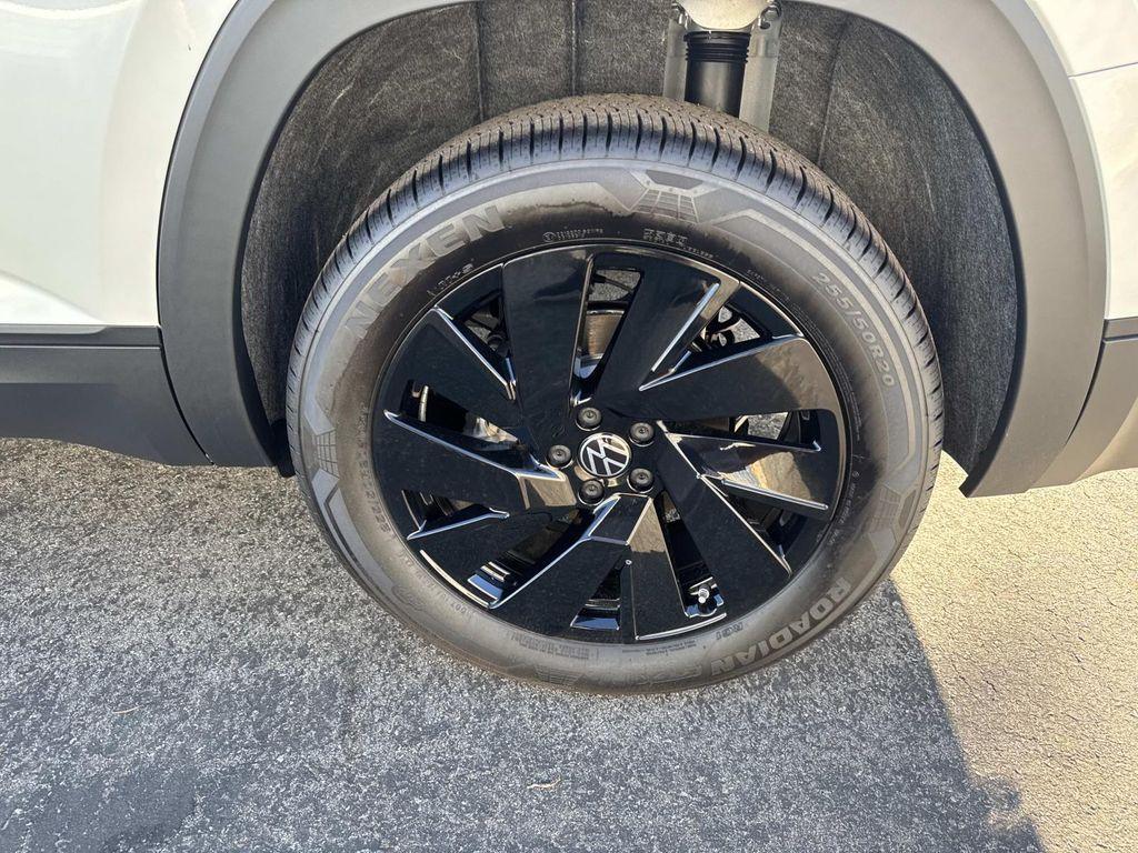 new 2026 Volkswagen Atlas car, priced at $48,542