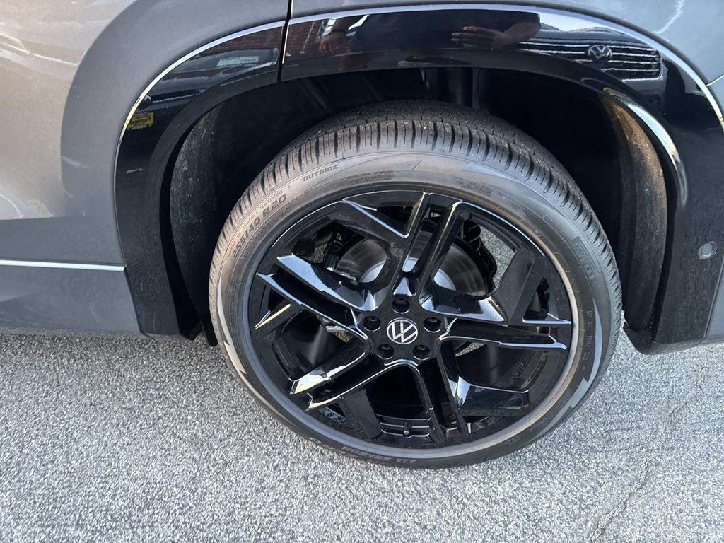 new 2026 Volkswagen Tiguan car, priced at $39,609