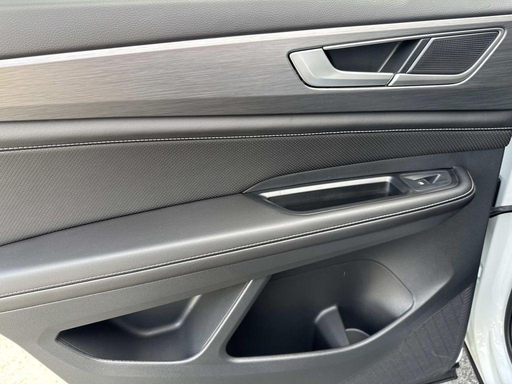 new 2026 Volkswagen Atlas Cross Sport car, priced at $40,944