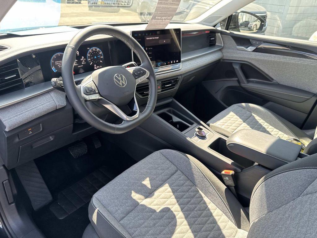 used 2025 Volkswagen Tiguan car, priced at $28,485