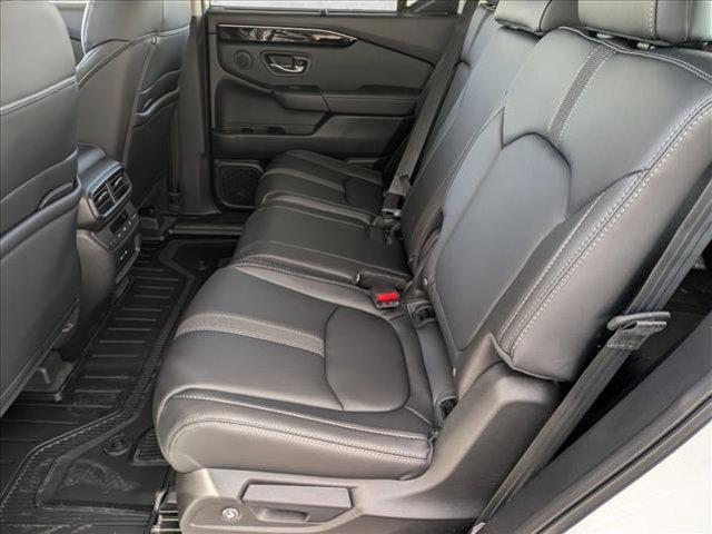 new 2025 Honda Pilot car, priced at $44,795