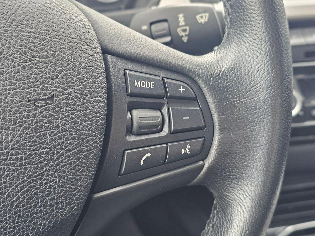 BMW 3 Series view 26