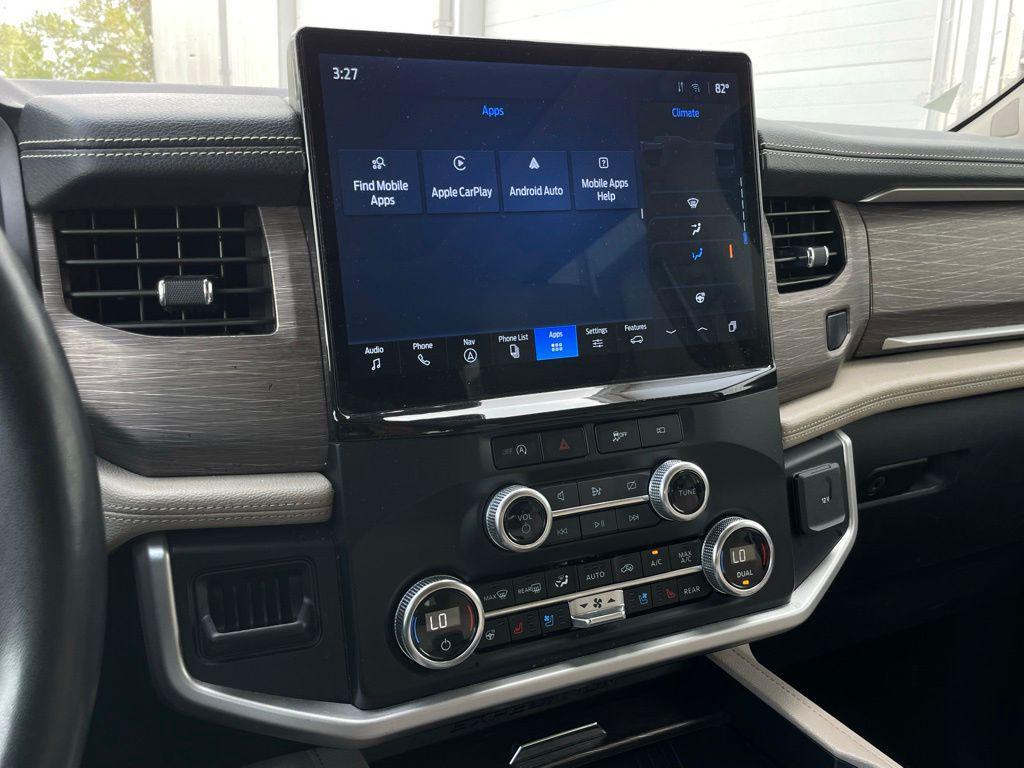 used 2024 Ford Expedition car, priced at $45,598