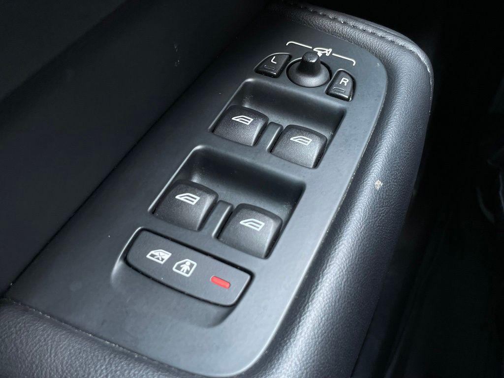 used 2023 Volvo XC60 car, priced at $29,707
