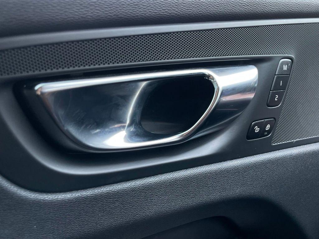 used 2023 Volvo XC60 car, priced at $29,707