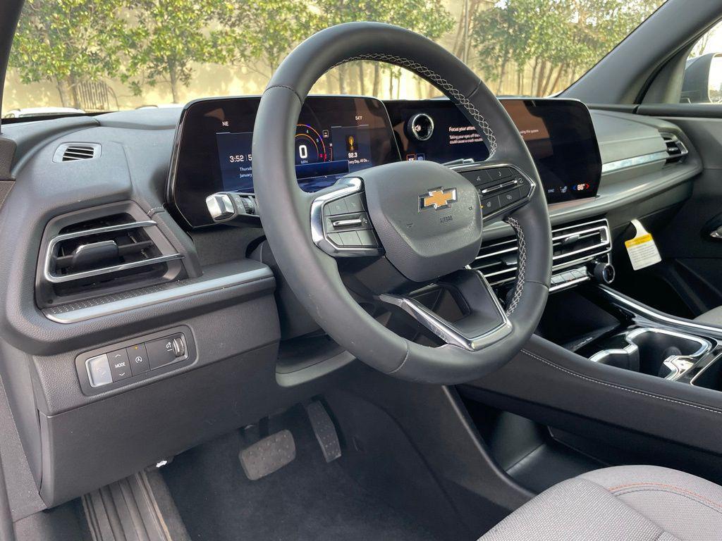 new 2026 Chevrolet Traverse car, priced at $38,990