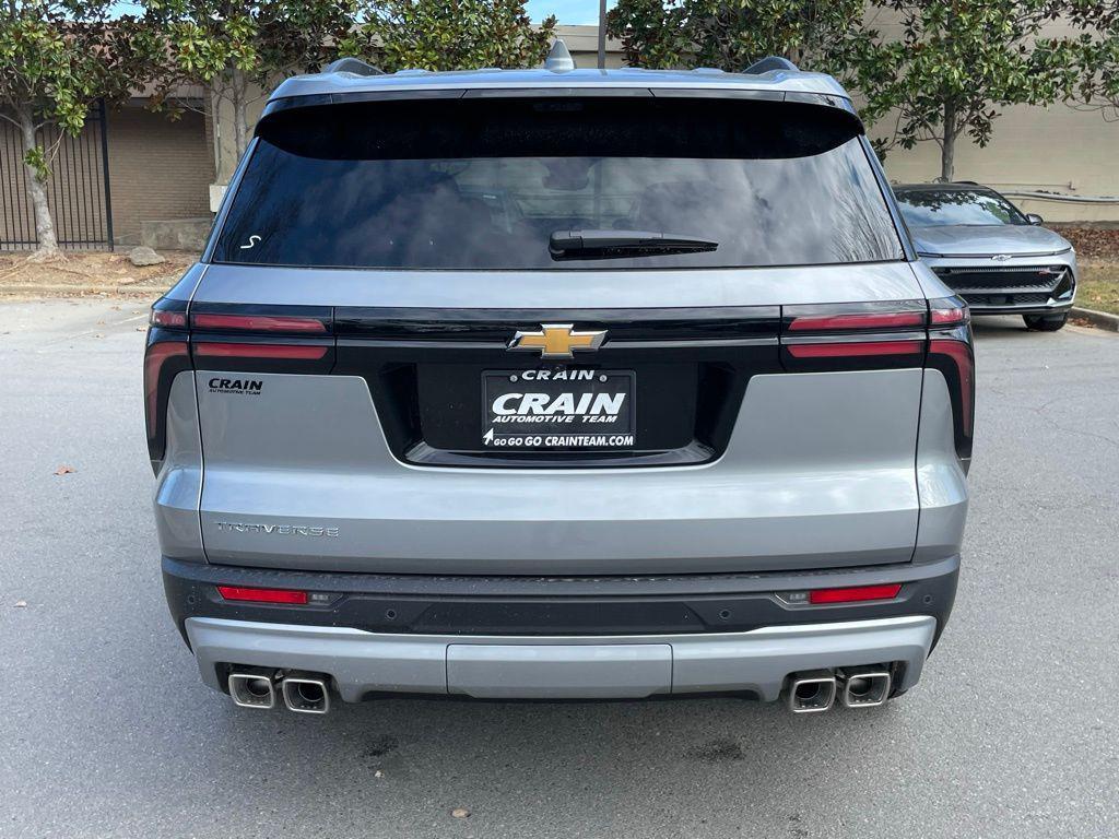 new 2026 Chevrolet Traverse car, priced at $43,490