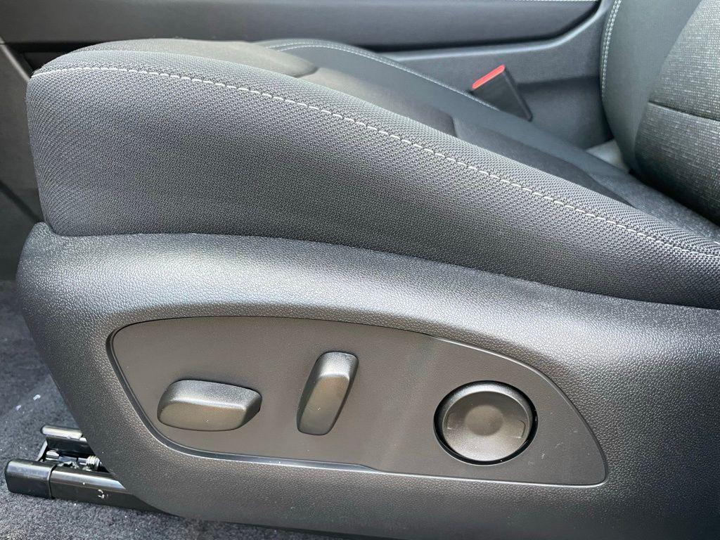 new 2026 Chevrolet Traverse car, priced at $40,990