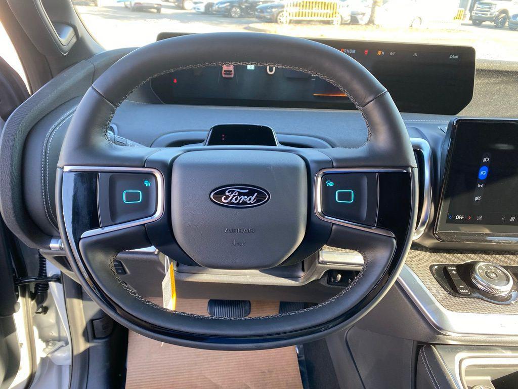 new 2025 Ford Expedition car, priced at $79,190