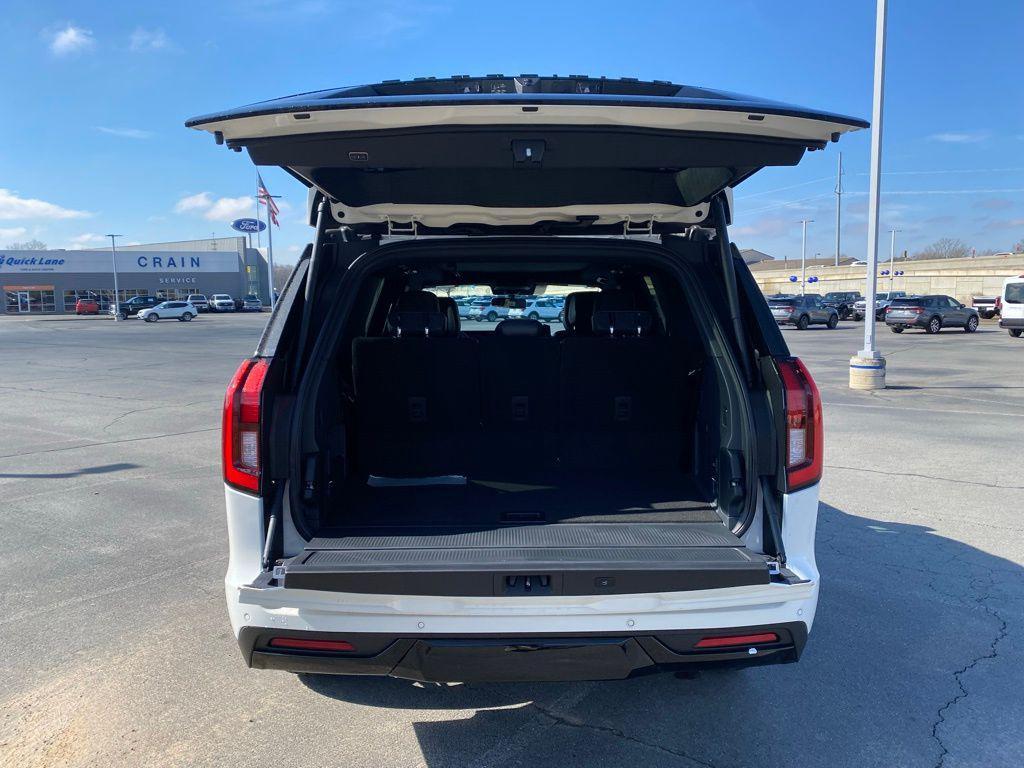 new 2026 Ford Expedition car, priced at $77,990