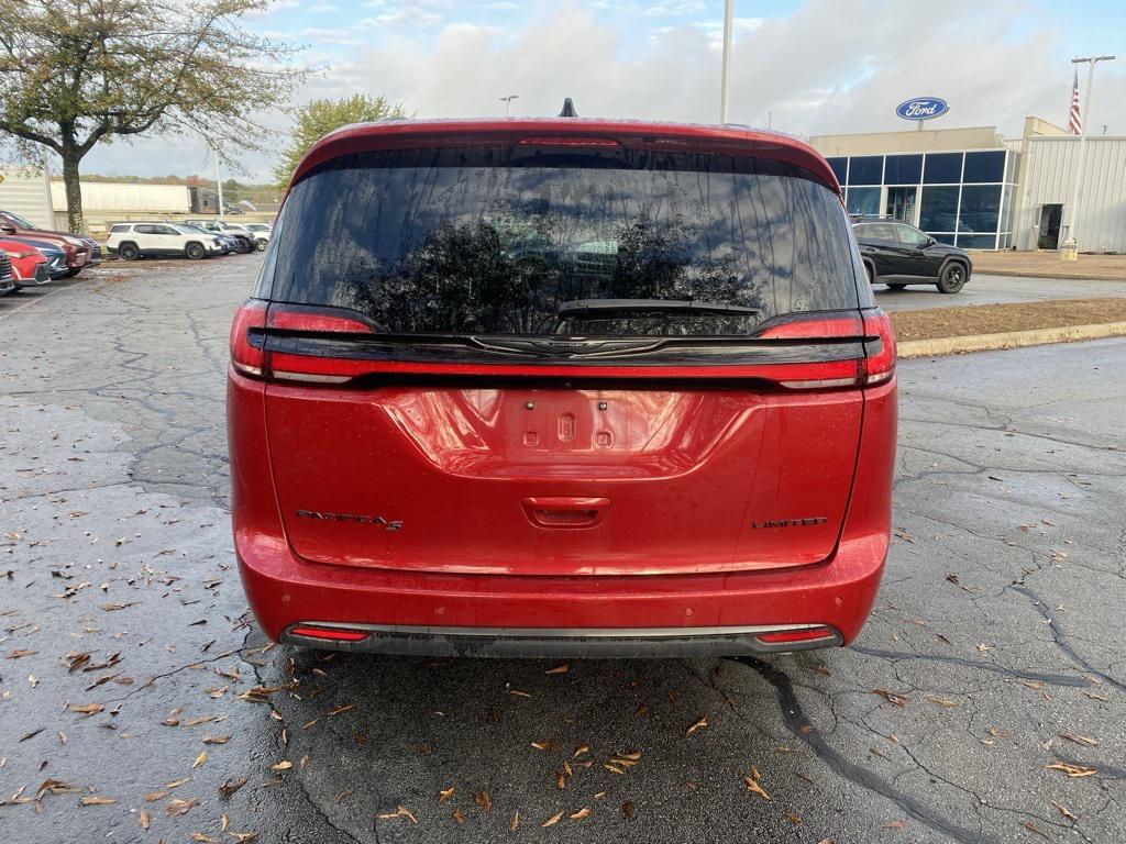 used 2025 Chrysler Pacifica car, priced at $33,399