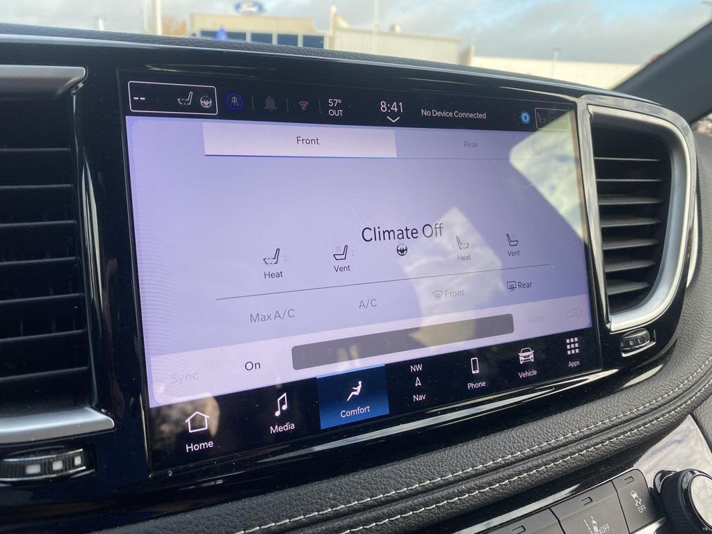 used 2025 Chrysler Pacifica car, priced at $33,399