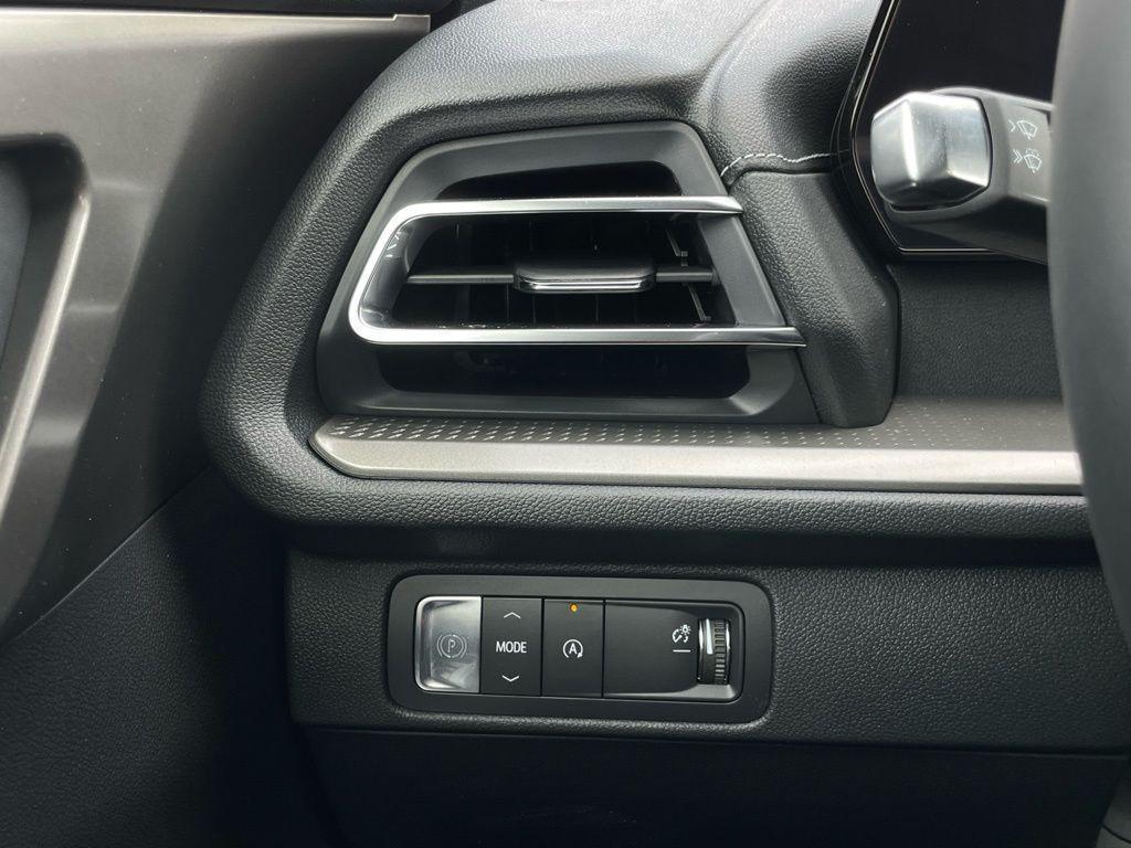 new 2026 Chevrolet Traverse car, priced at $40,490