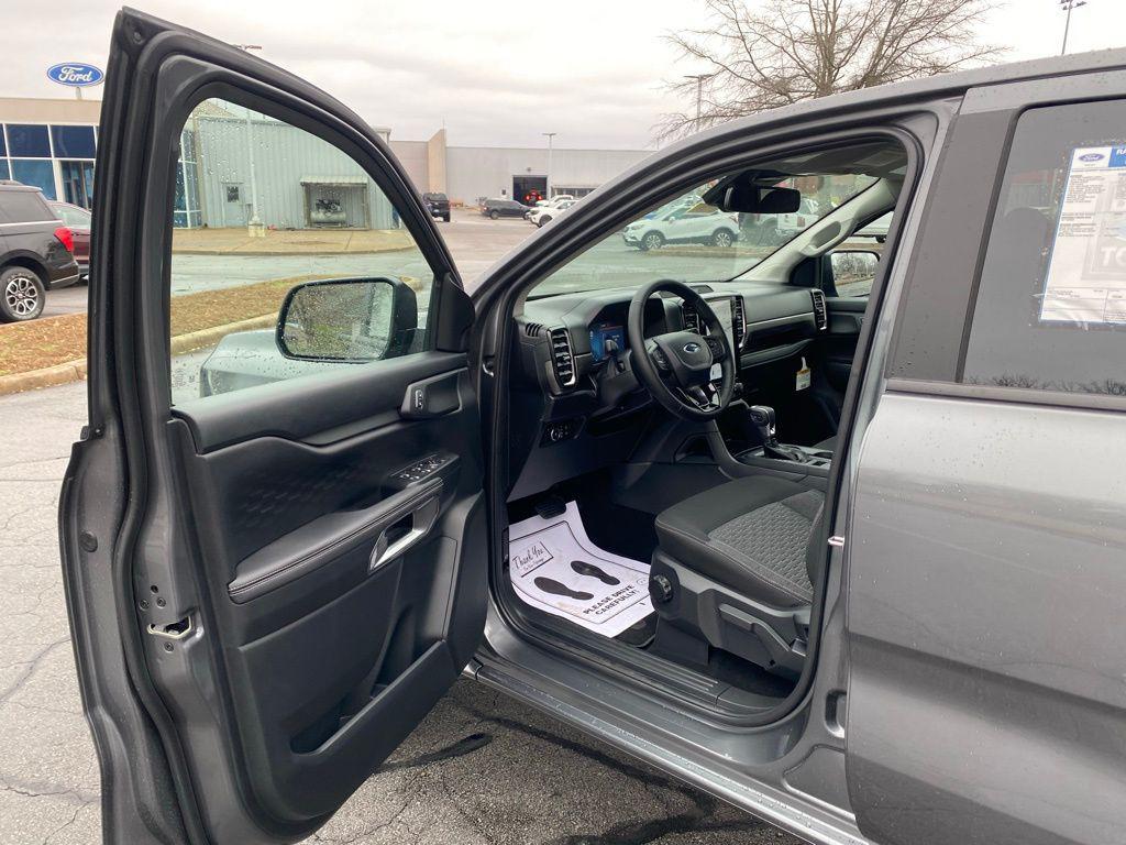 new 2025 Ford Ranger car, priced at $33,890