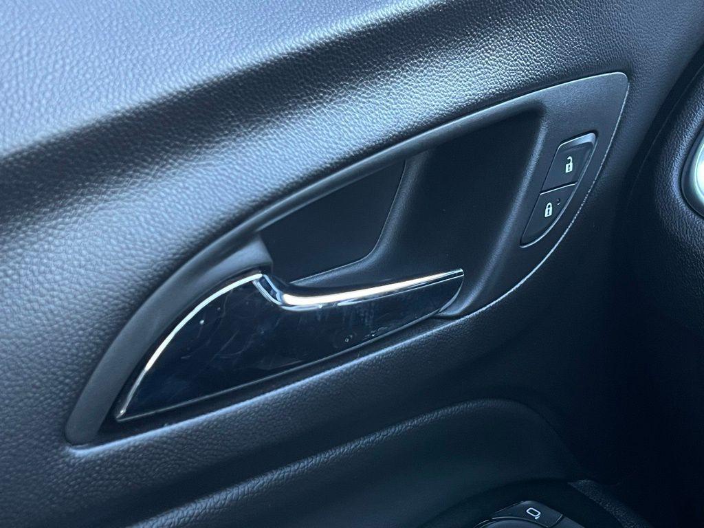 used 2024 Chevrolet Equinox car, priced at $21,599