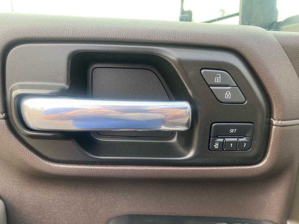 used 2022 Chevrolet Silverado 2500 car, priced at $45,789