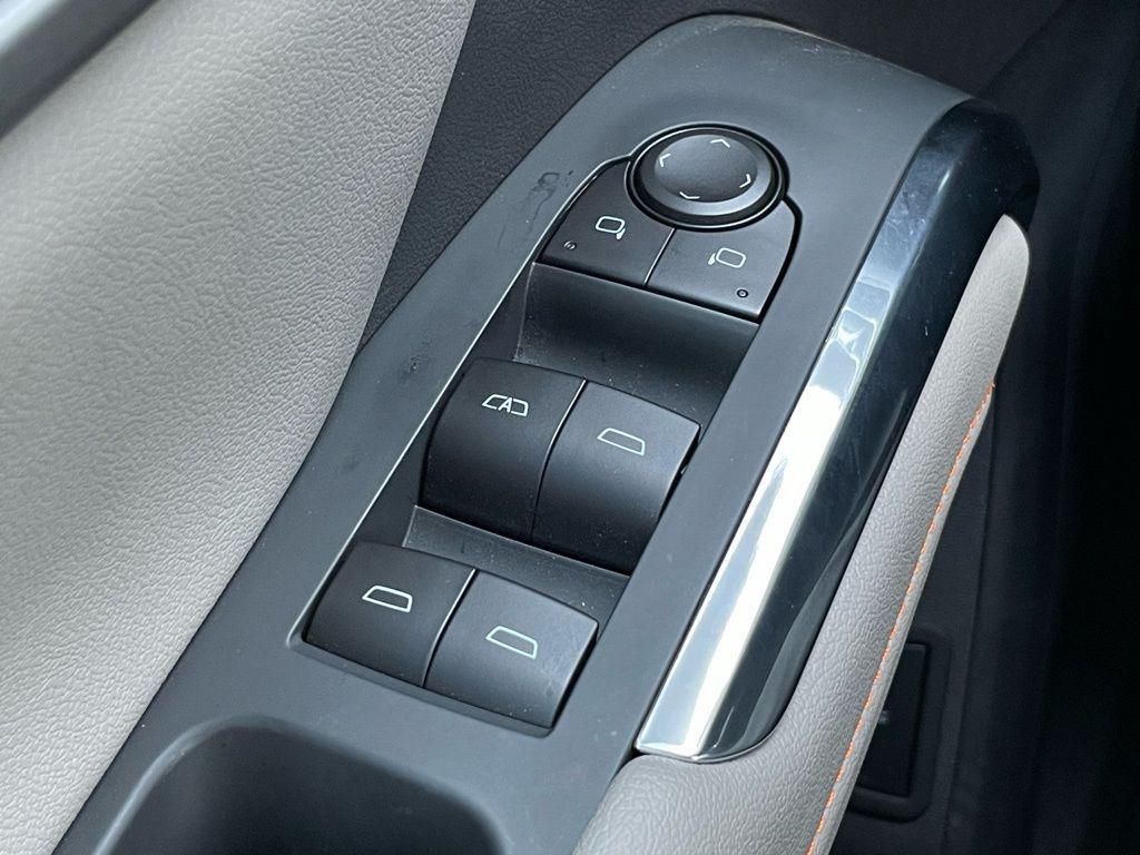 new 2026 Chevrolet Traverse car, priced at $39,990