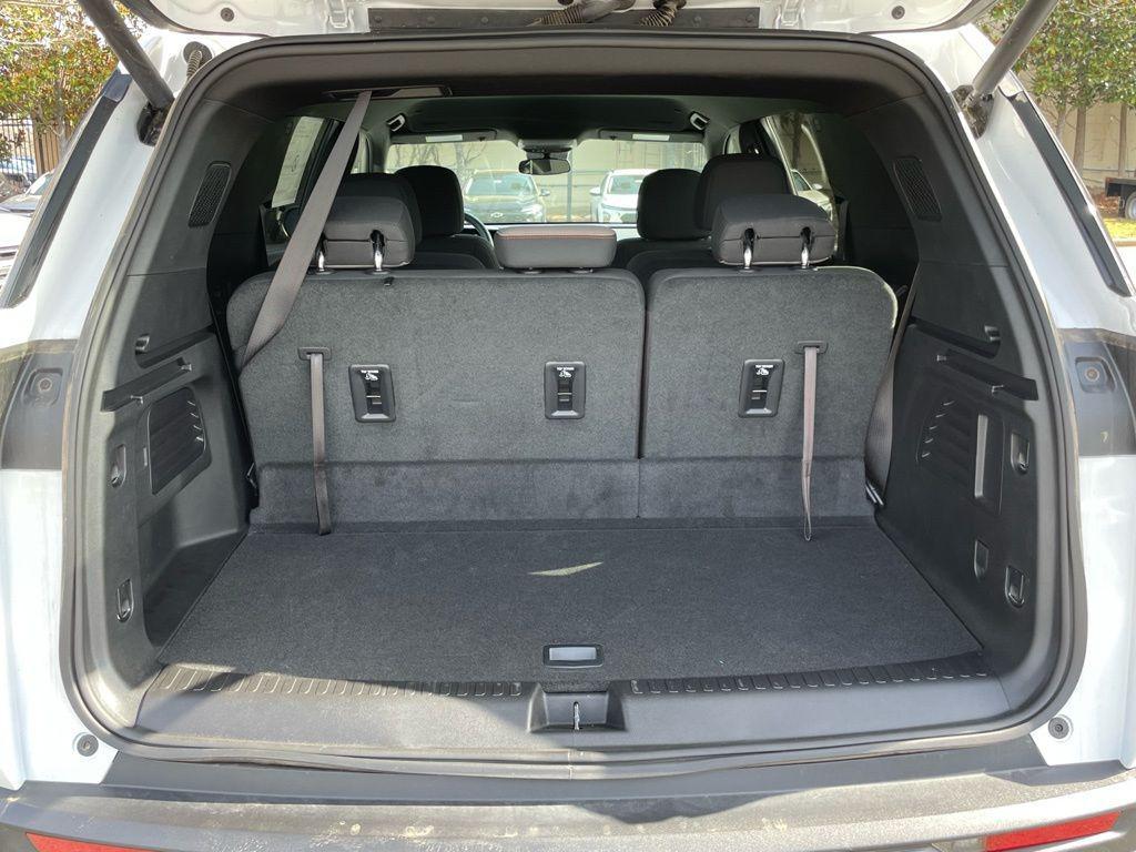 new 2026 Chevrolet Traverse car, priced at $39,990