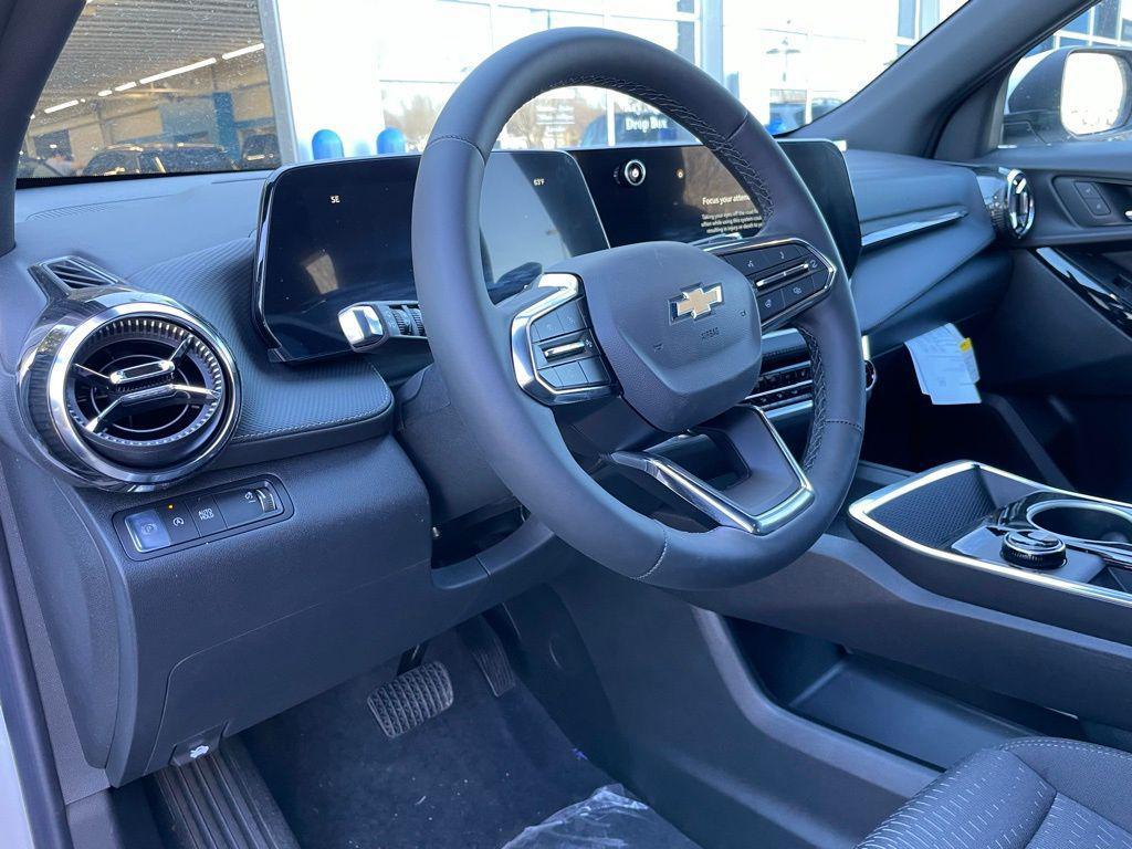 new 2026 Chevrolet Equinox car, priced at $28,490