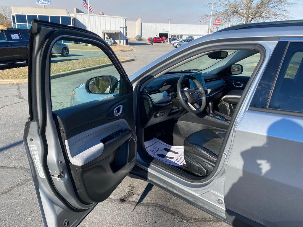 used 2022 Jeep Compass car, priced at $18,399