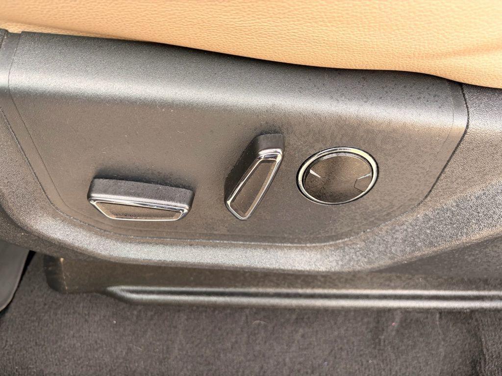 used 2024 Ford Expedition car, priced at $39,199