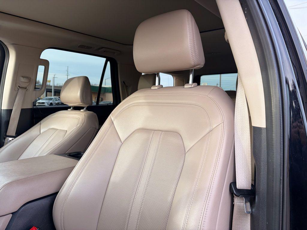 used 2024 Ford Expedition car, priced at $39,199