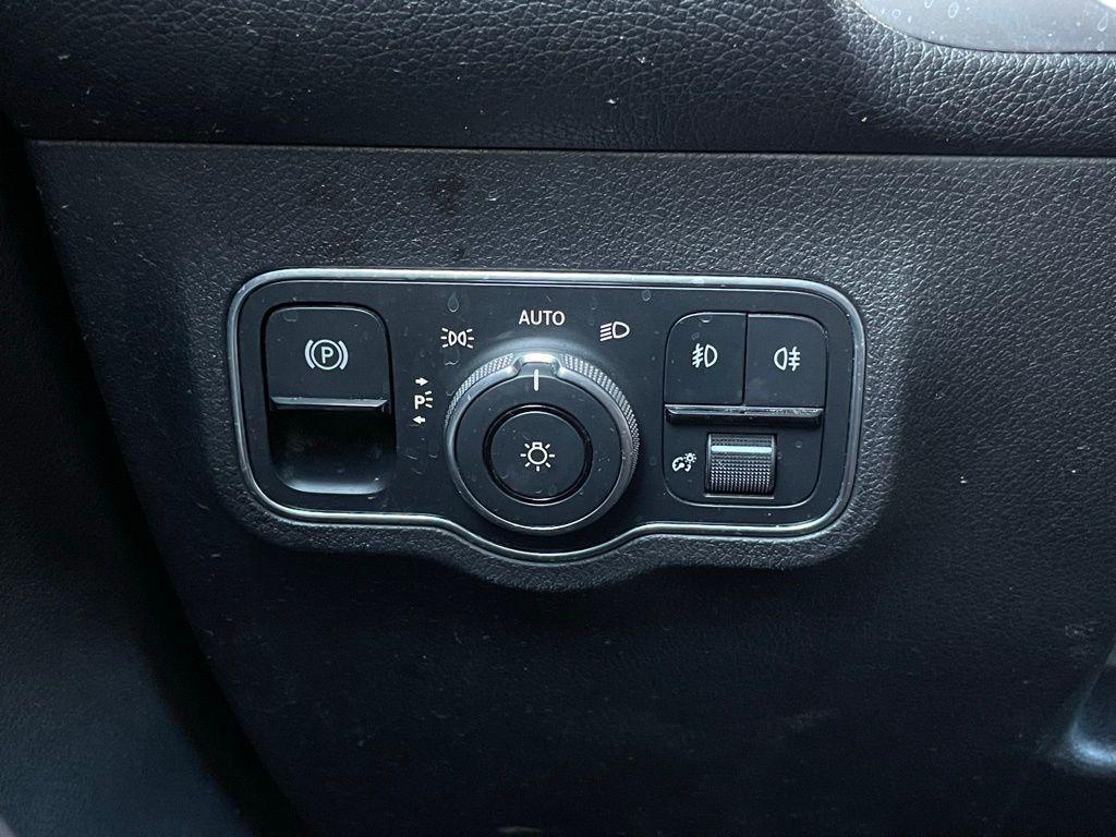 used 2022 Mercedes-Benz GLB 250 car, priced at $21,999