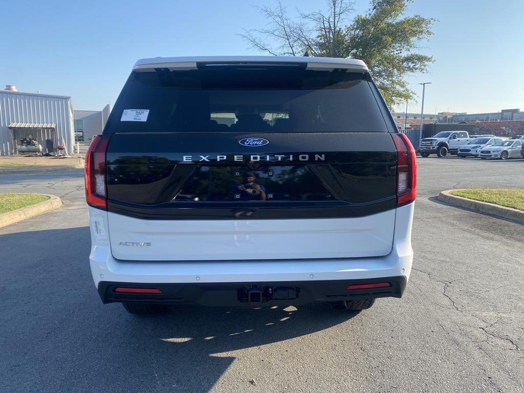 new 2025 Ford Expedition car, priced at $65,990