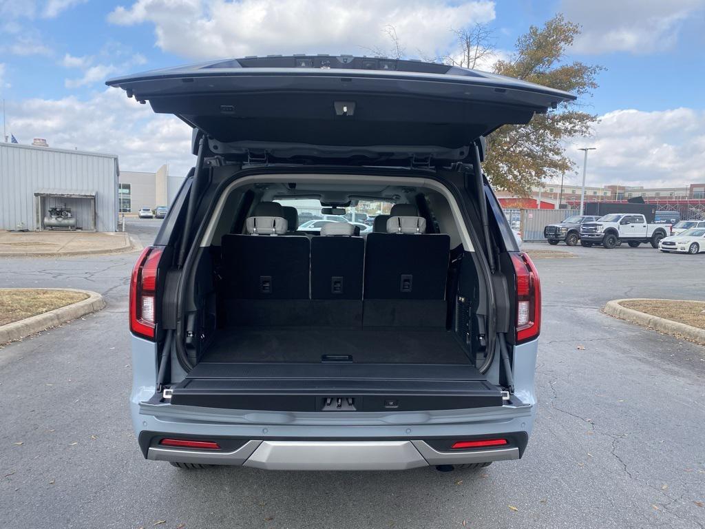 new 2025 Ford Expedition car, priced at $83,490