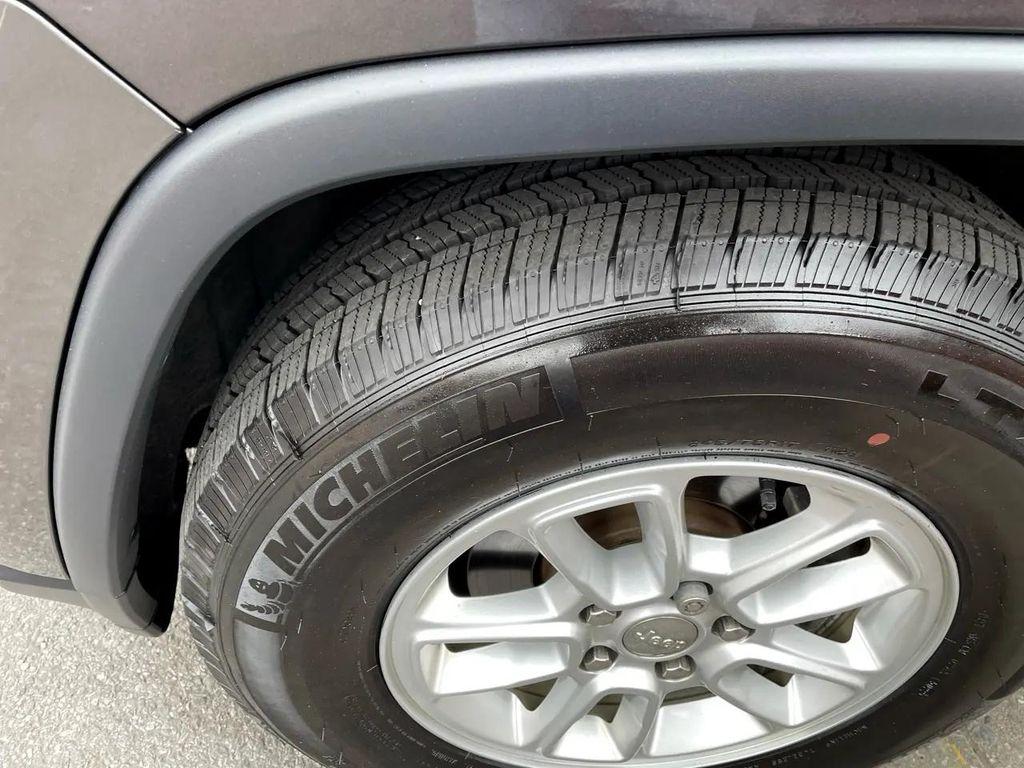 used 2019 Jeep Grand Cherokee car, priced at $16,995