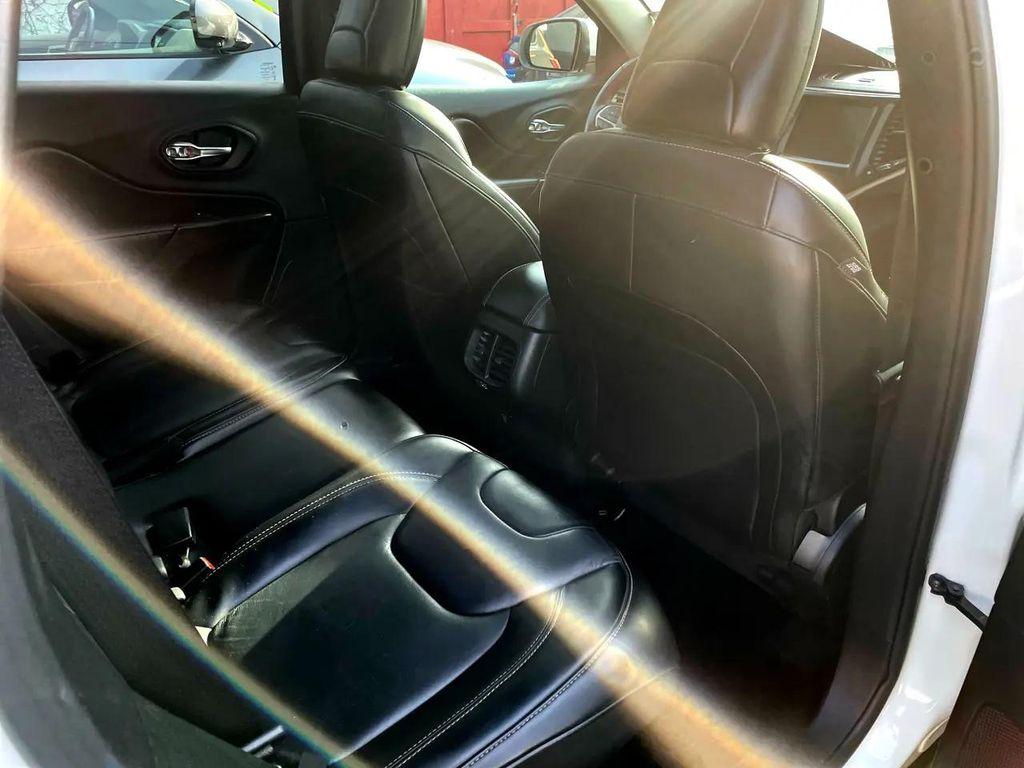 Bright White Clearcoat 2016 Jeep Cherokee Limited