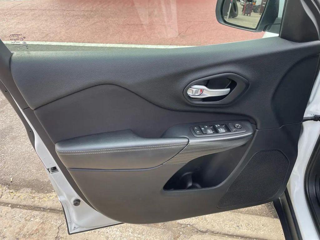 used 2016 Jeep Cherokee car, priced at $13,995