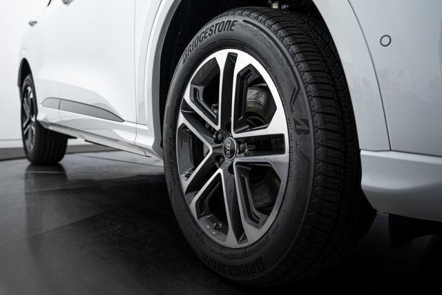 new 2025 Audi Q5 car, priced at $51,917