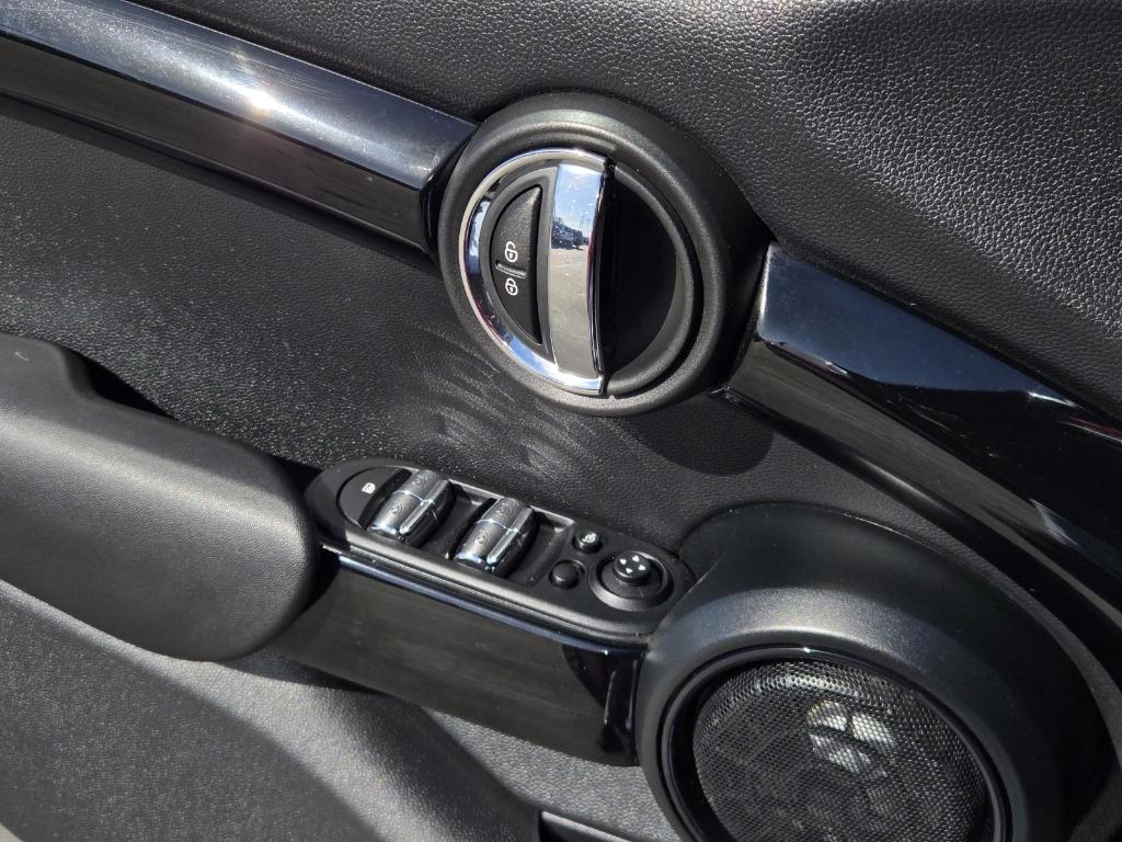 used 2019 MINI Hardtop car, priced at $18,995