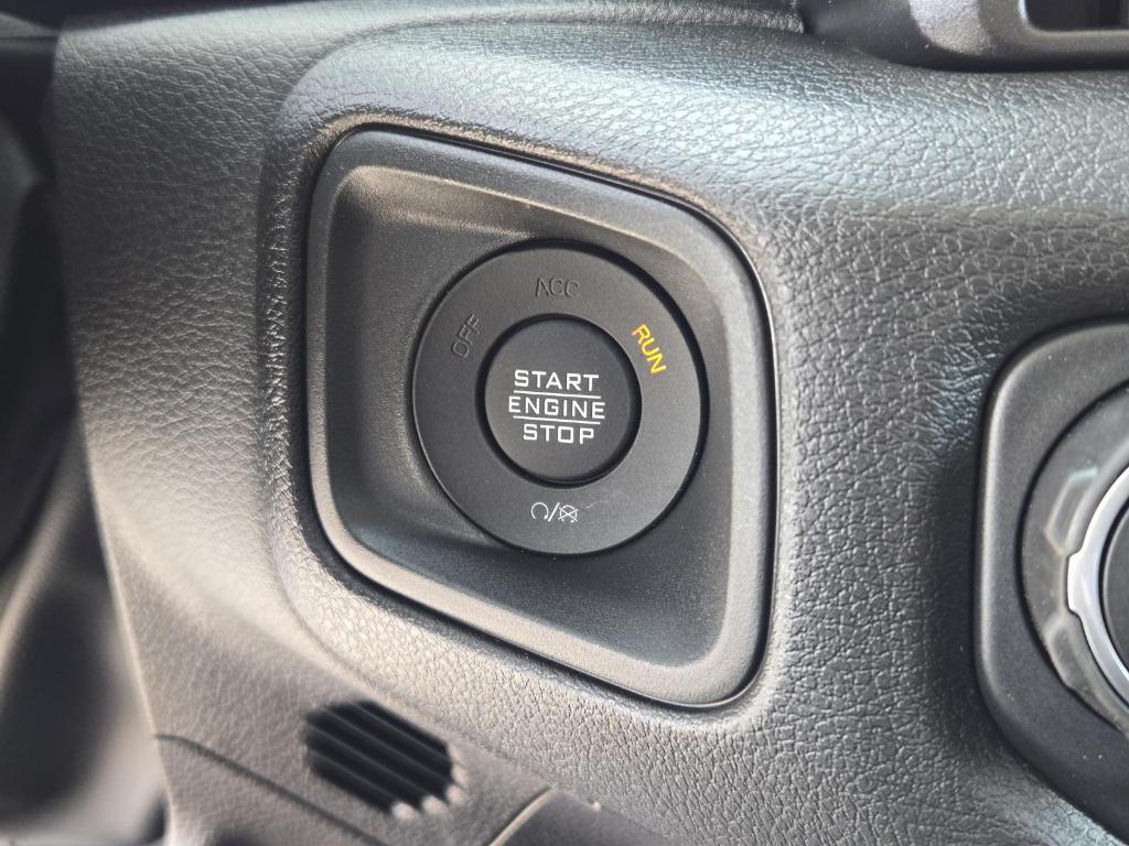 new 2025 Jeep Gladiator car, priced at $41,385