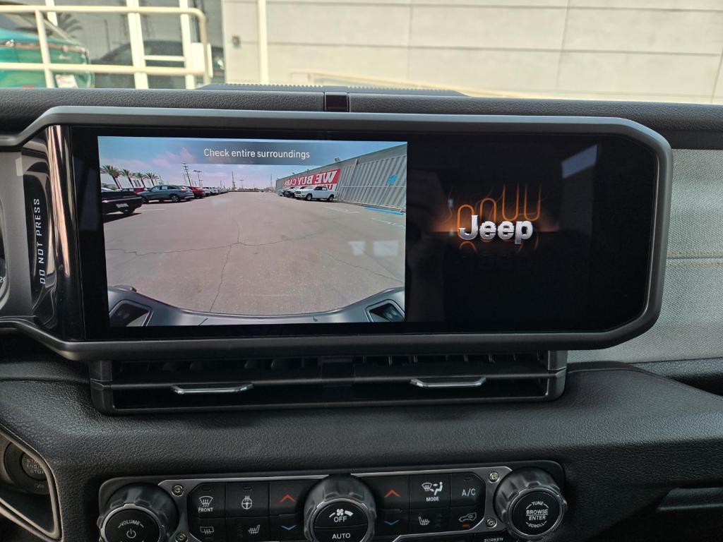 new 2025 Jeep Gladiator car, priced at $41,385