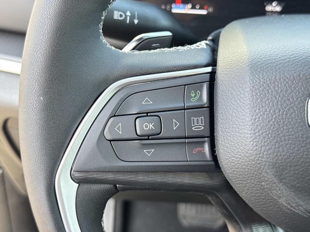 new 2026 Jeep Grand Cherokee car, priced at $37,080