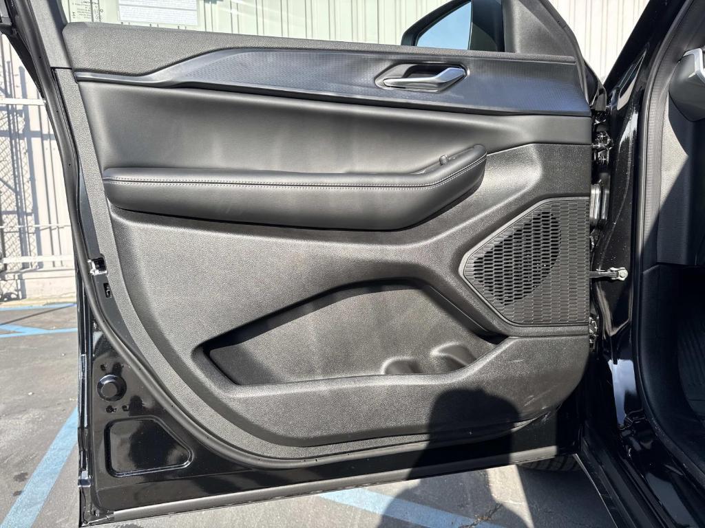 new 2026 Jeep Grand Cherokee car, priced at $37,080