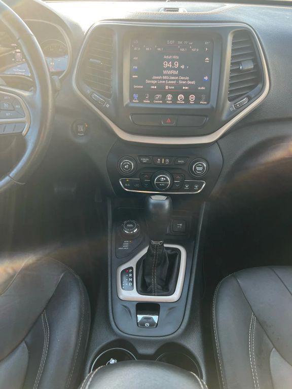 used 2015 Jeep Cherokee car, priced at $8,999