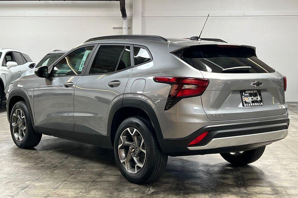 new 2025 Chevrolet Trax car, priced at $23,676