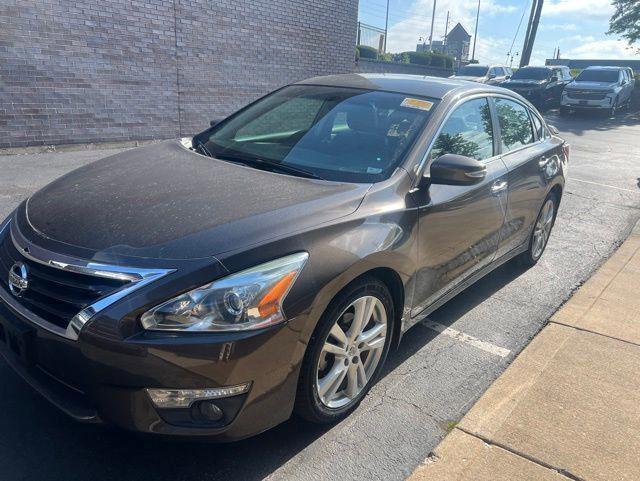 used 2013 Nissan Altima car, priced at $12,500