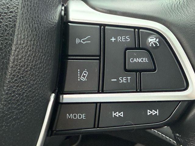 used 2024 Toyota Highlander car, priced at $41,253