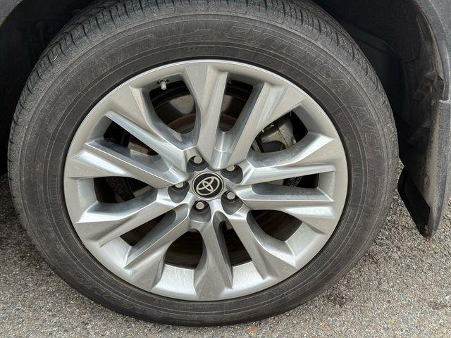 used 2022 Toyota Highlander Hybrid car, priced at $41,595